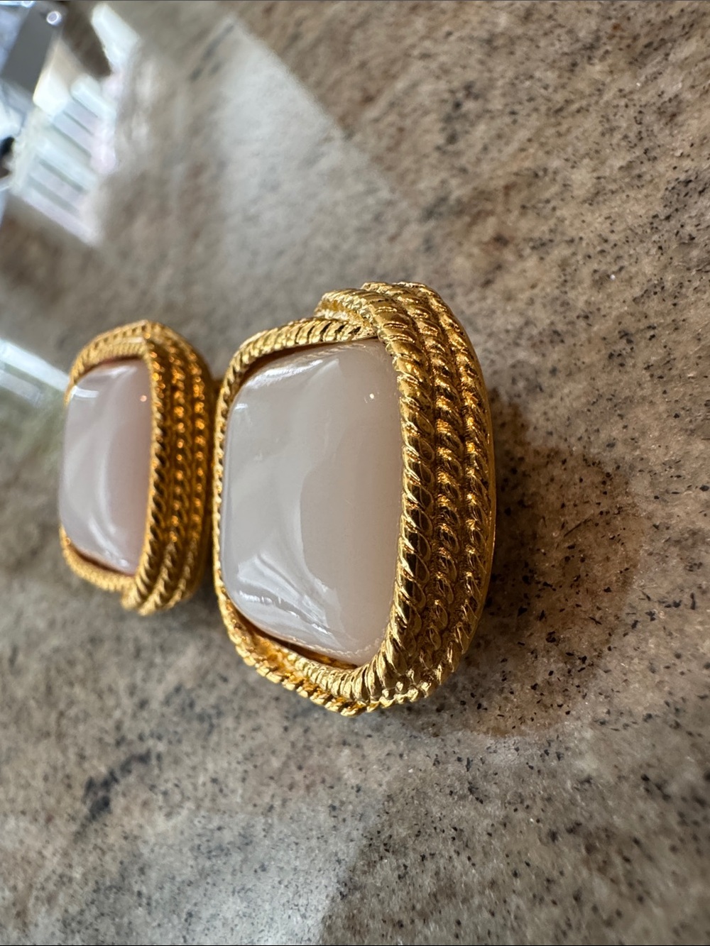 Authentic vintage 1993 Chanel Earrings w/Gripoix poured glass & gold border - Picture 16 of 16